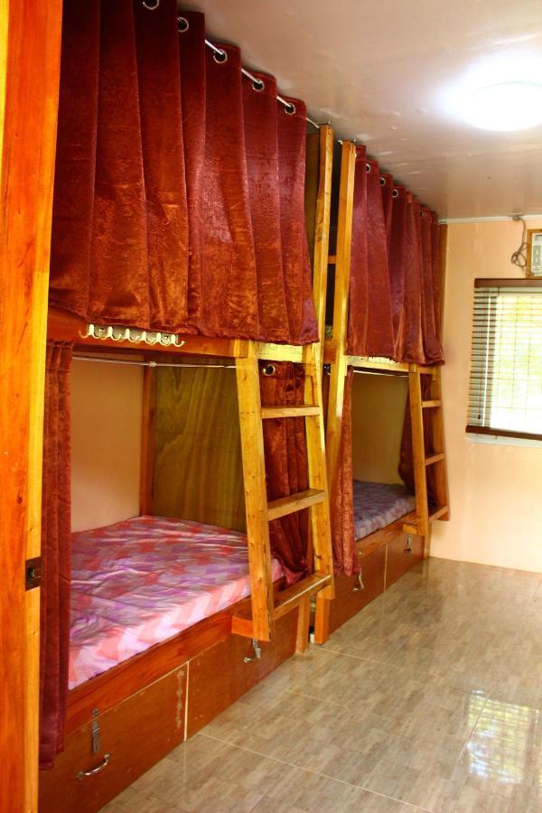 B&R Hostel Nagtabon Bacungan 外观 照片