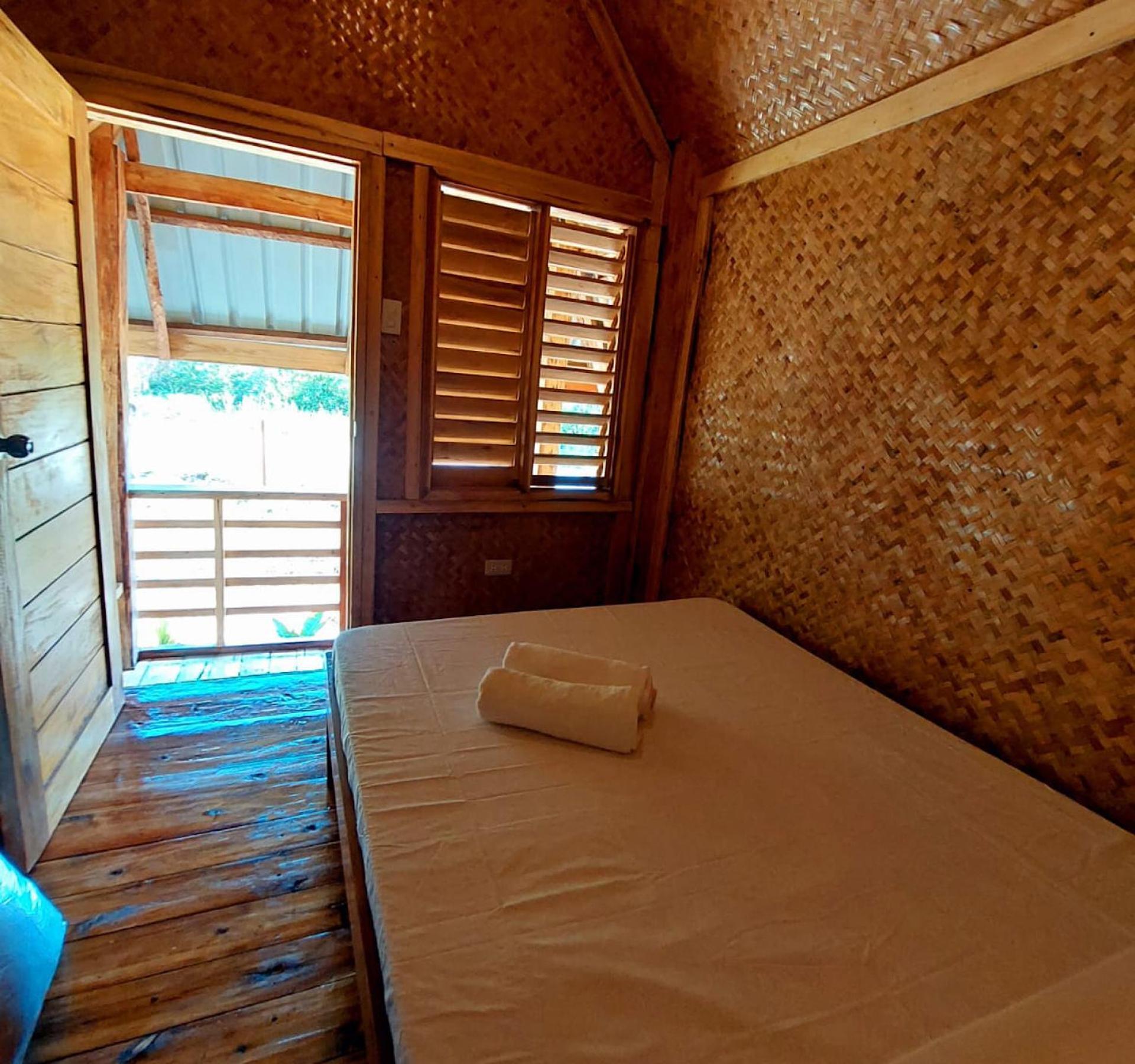 B&R Hostel Nagtabon Bacungan 外观 照片