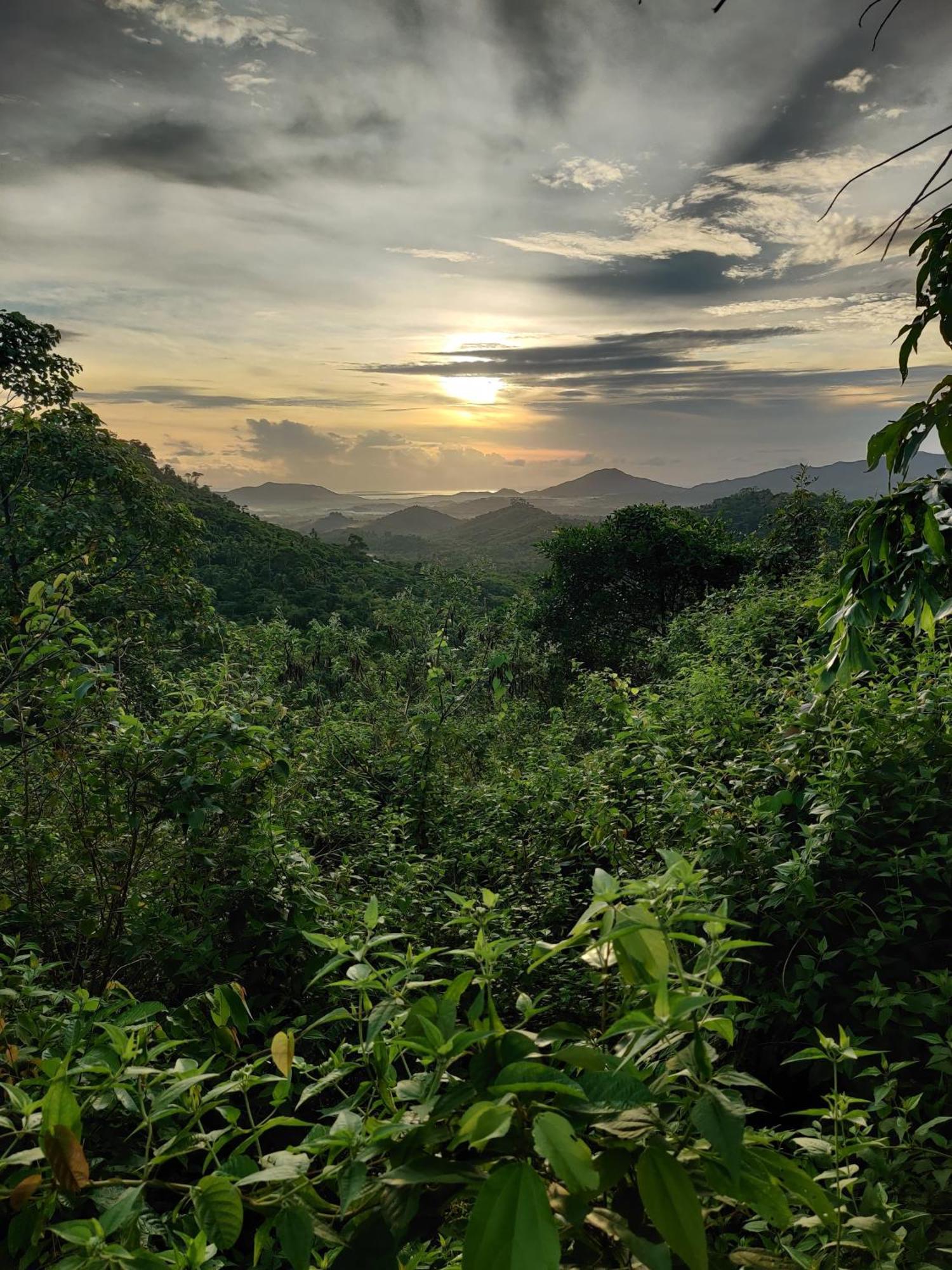 B&R Hostel Nagtabon Bacungan 外观 照片