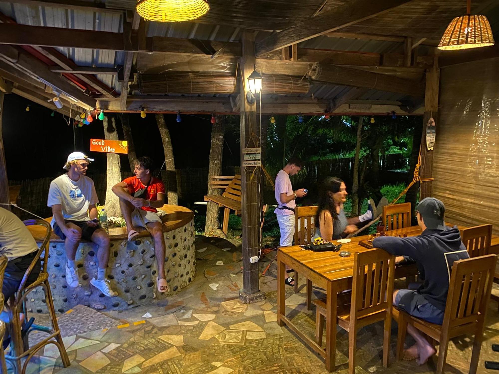 B&R Hostel Nagtabon Bacungan 外观 照片